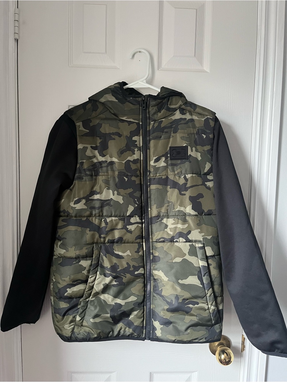 Under Armour Kids Camo Puffer Hoodie Vest in Olive and Black